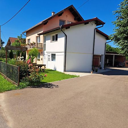 Apartman Dorijan Rakovica Exteriör bild