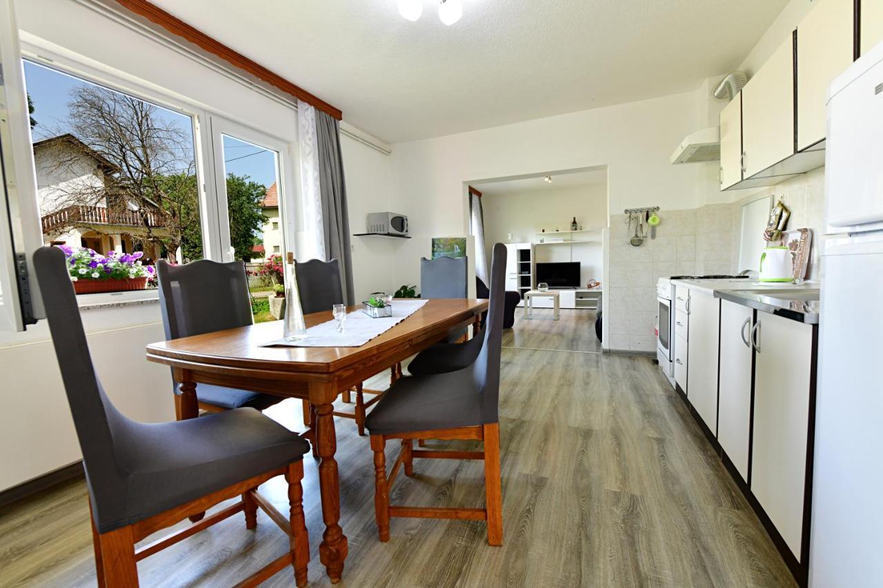 Apartman Dorijan Rakovica Exteriör bild