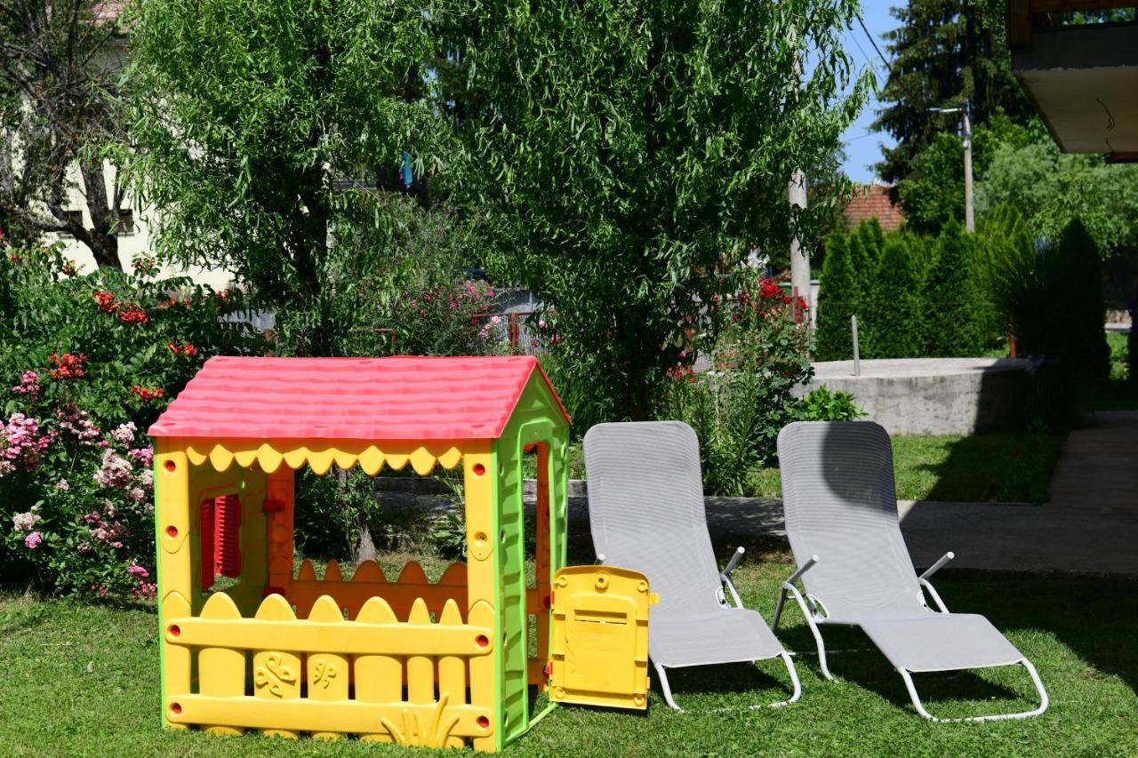 Apartman Dorijan Rakovica Exteriör bild