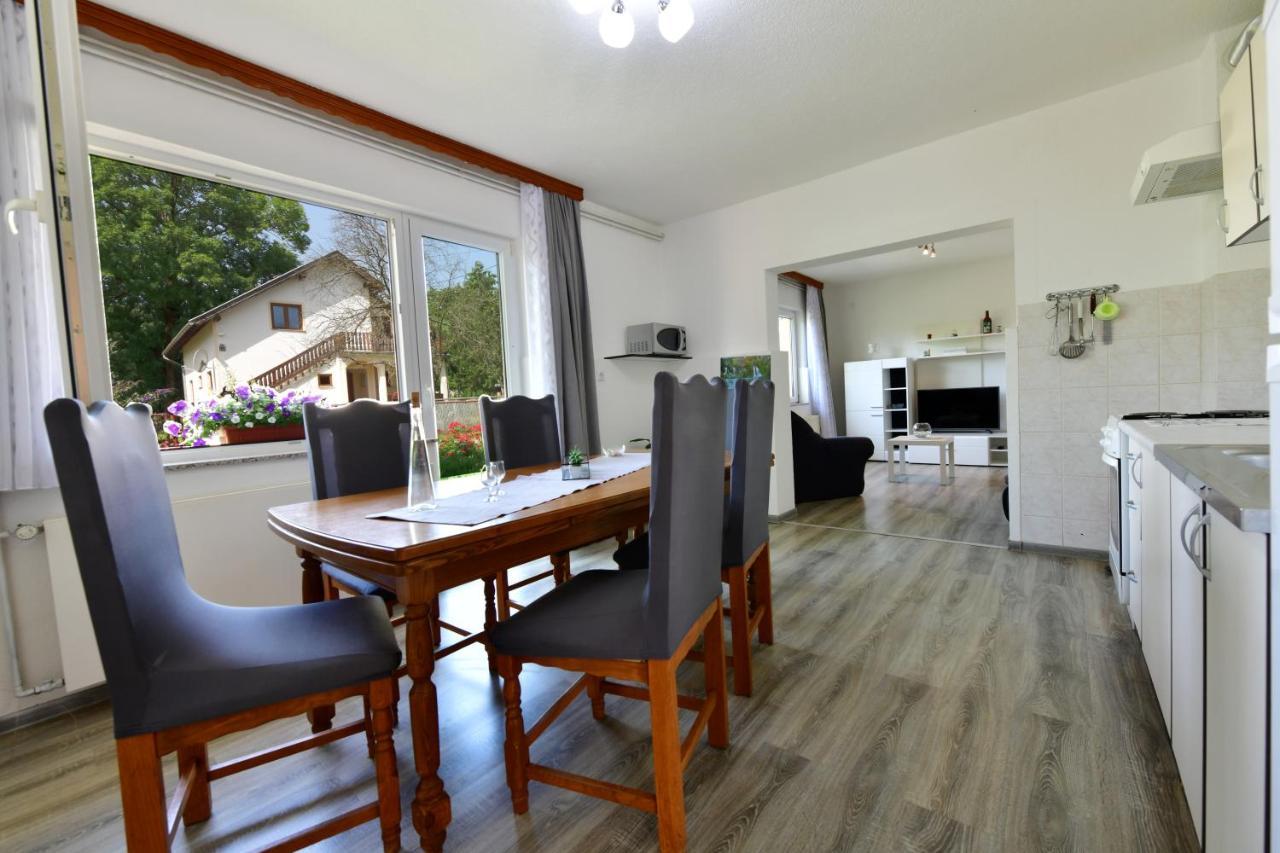 Apartman Dorijan Rakovica Exteriör bild