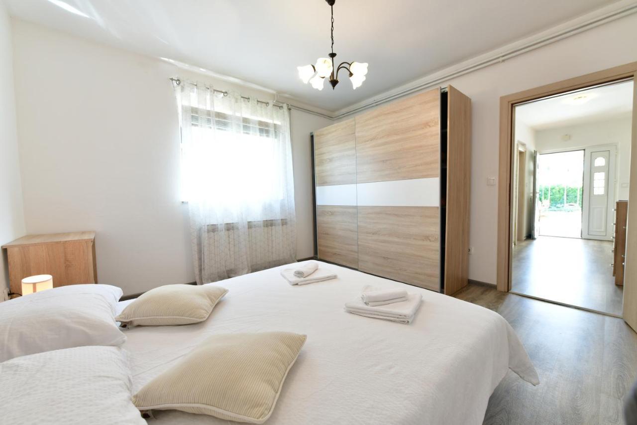 Apartman Dorijan Rakovica Exteriör bild