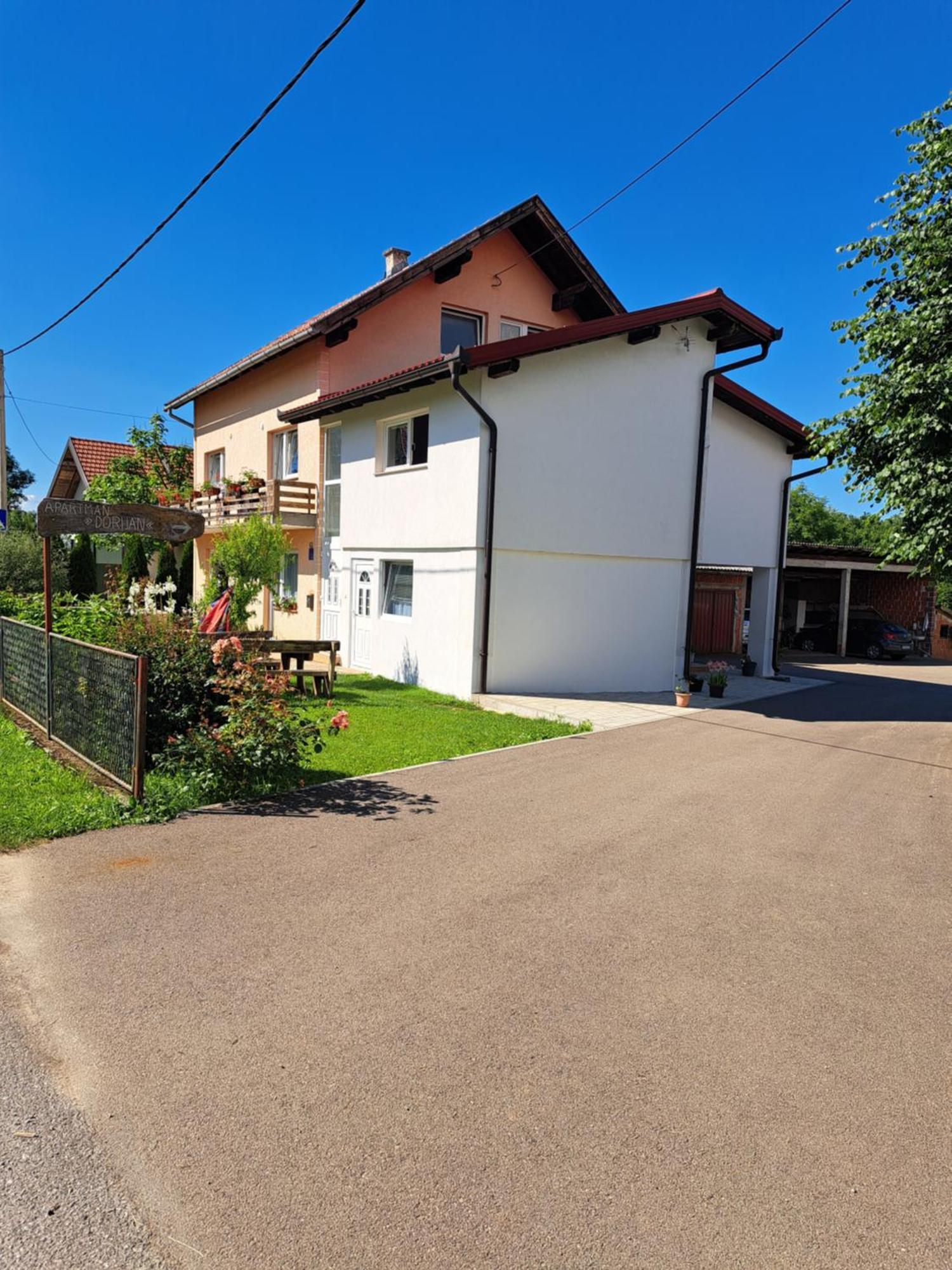 Apartman Dorijan Rakovica Exteriör bild